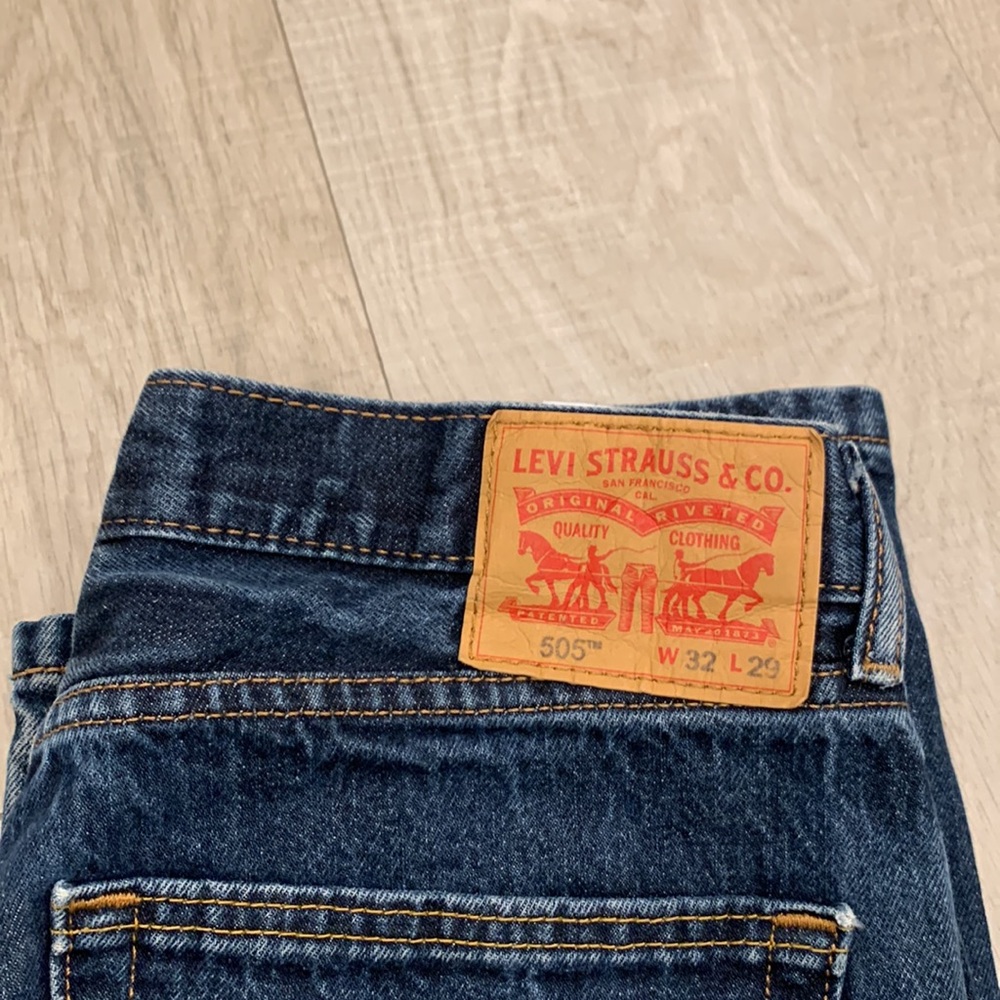 BUNDLE: Four Pairs of Levi’s Jeans - Picture 6 of 12